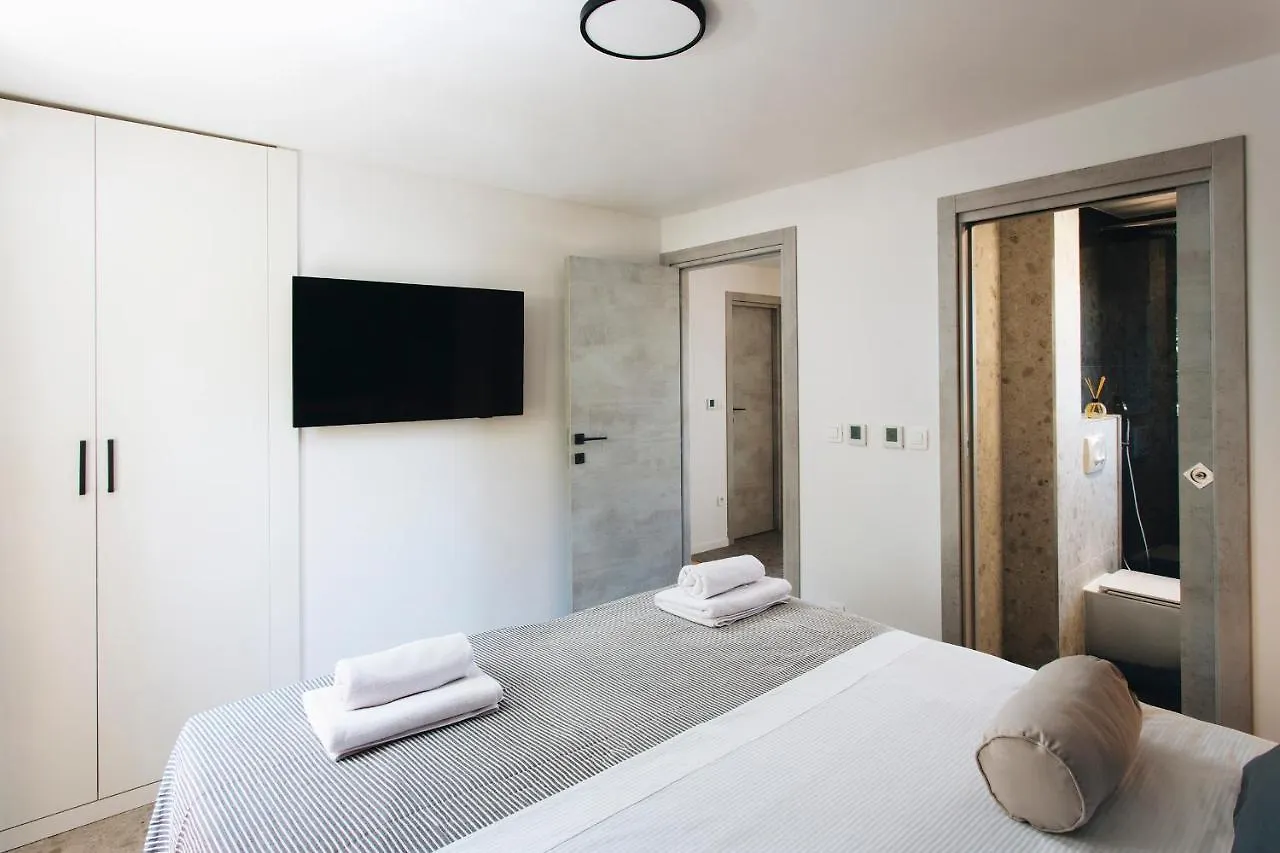 Villa Magna - Seaside Villa With Pool And Sauna Trogir 0*,