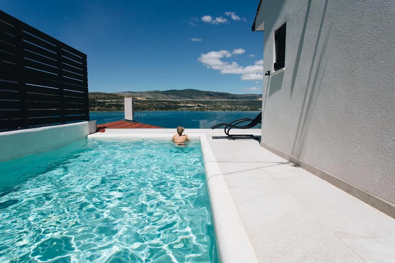 Villa Magna - Seaside Villa With Pool And Sauna Trogir