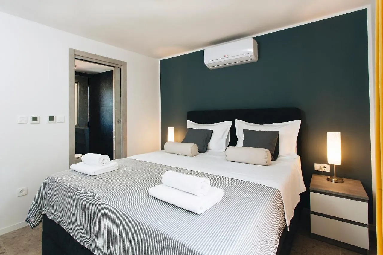 Villa Magna - Seaside Villa With Pool And Sauna Trogir
